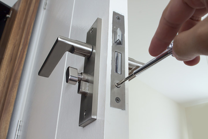 Our local locksmiths are able to repair and install door locks for properties in Islington and the local area.
